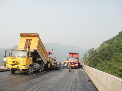 Black Road Anti Rutting Additive For Municipal Roads Expressways